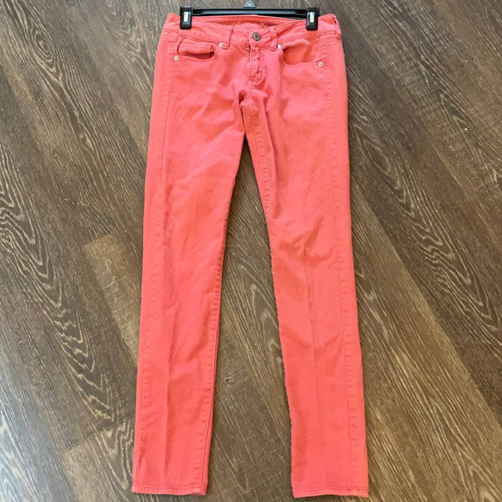 American Eagle Coral Skinnies